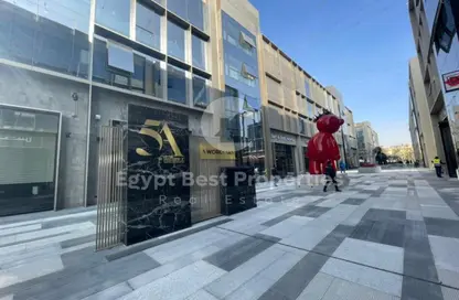 مساحات مكتبية - استوديو - 5 حمامات للبيع في 5 اي لواترواي - الطريق الدائري - التجمع الخامس - مدينة القاهرة الجديدة - القاهرة