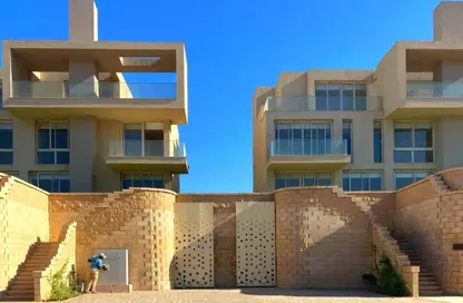 منزل مزدوج - 3 غرف نوم - 3 حمامات للبيع في المونت جلاله - العين السخنة - السويس