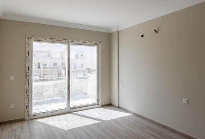 98831305 - Property Image 2