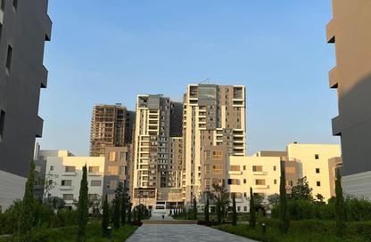Apartment - 3 Bedrooms - 3 Bathrooms for sale in Aeon - 6 October Compounds - 6 October City - Giza