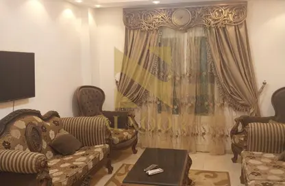 شقة - 2 غرف نوم - 1 حمام للايجار في شارع 30 - الحي الثالث عشر - الشيخ زايد - الجيزة