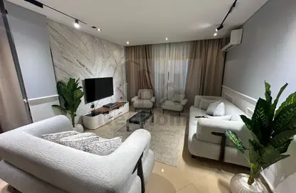 شقة - 3 غرف نوم - 2 حمامات للايجار في مدينة وصال - كمبوندات الشروق - مدينة الشروق - القاهرة