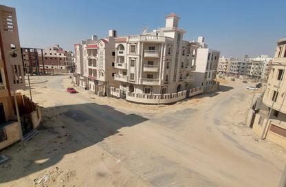 Apartment - 3 Bedrooms - 3 Bathrooms for sale in New Narges - New Cairo City - Cairo