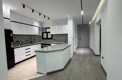 شقة - 3 غرف نوم - 2 حمامات للايجار في مدينة وصال - كمبوندات الشروق - مدينة الشروق - القاهرة