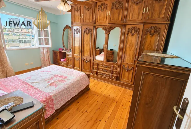 114900359 - Property Image 3