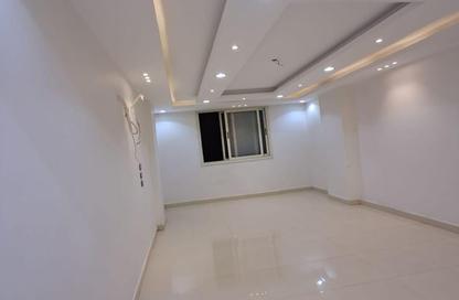 Apartment - 3 Bedrooms - 2 Bathrooms for rent in Gate 4 - Mena - Hadayek El Ahram - Giza
