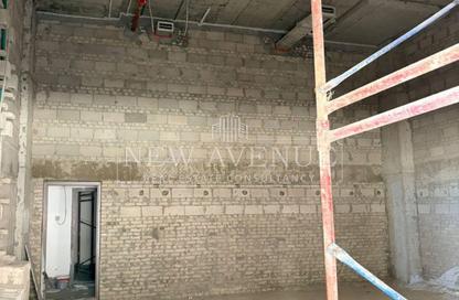 Retail - Studio - 1 Bathroom for sale in Three Sixty - 5th Settlement Compounds - The 5th Settlement - New Cairo City - Cairo Retail - Studio - 1 Bathroom for sale in Three Sixty - 5th Settlement Compounds - The 5th Settlement - New Cairo City - Cairo