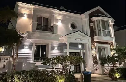 Villa - 5 Bedrooms - 5 Bathrooms for sale in Mountain View October Park - 6th District - 6 October City - Giza