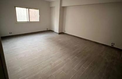 Apartment - 3 Bedrooms - 2 Bathrooms for sale in Mostashareen - North Investors Area - New Cairo City - Cairo