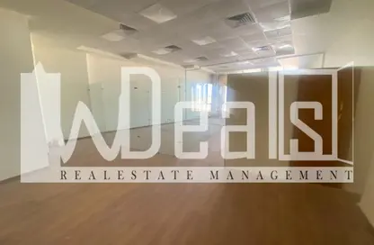 Office Space - 3 Bedrooms - 1 Bathroom for sale in Centro - New Cairo City - Cairo