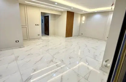 Apartment - 3 Bedrooms - 2 Bathrooms for sale in Abbas Al Akkad St. - 1st Zone - Nasr City - Cairo