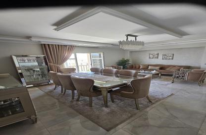 Apartment - 2 Bedrooms - 2 Bathrooms for sale in Hyde Park - New Cairo City - Cairo