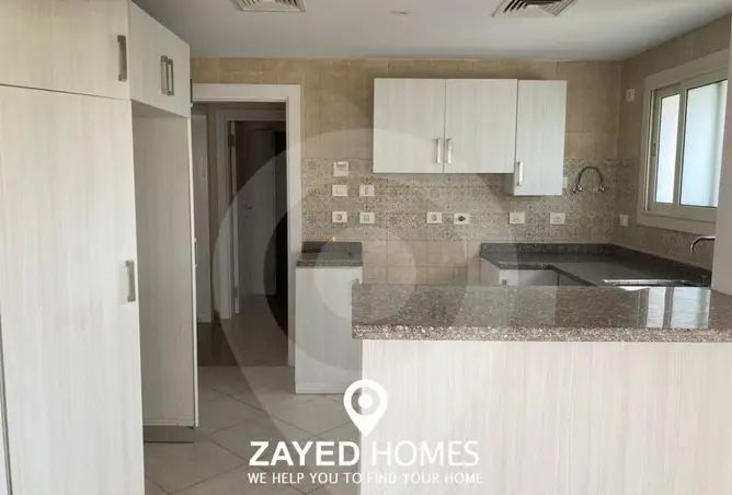99121219 - Property Image 3