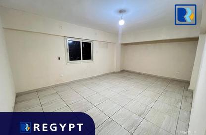 Office Space - Studio - 2 Bathrooms for rent in Al Laselky St. - El Laselky - New Maadi - Hay El Maadi - Cairo