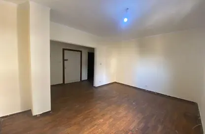 Apartment - 2 Bedrooms - 1 Bathroom for rent in Gameat Al Dewal Al Arabeya St. - Mohandessin - Giza
