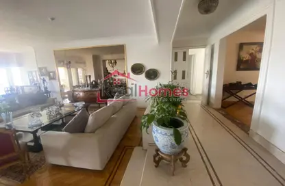 Apartment - 3 Bedrooms - 3 Bathrooms for sale in El Gezirah St. - Zamalek - Cairo
