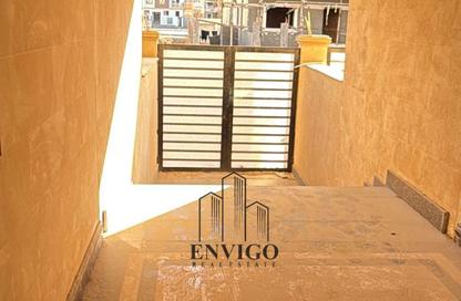 Apartment - 3 Bedrooms - 3 Bathrooms for sale in Bait Alwatan - The 5th Settlement - New Cairo City - Cairo