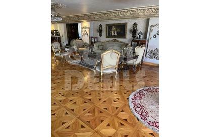 Apartment - 6 Bedrooms - 4 Bathrooms for sale in Abd Al Hamid Badawy St. - El Hegaz Square - El Nozha - Cairo