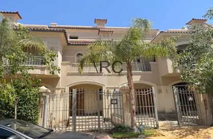 تاون هاوس - 5 غرف نوم - 3 حمامات للبيع في الباتيو 5 ايست - الباتيو - كمبوندات الشروق - مدينة الشروق - القاهرة