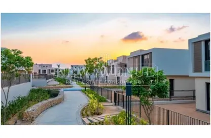 Townhouse - 3 Bedrooms - 4 Bathrooms for sale in Sodic East - 6th District - New Heliopolis - Cairo