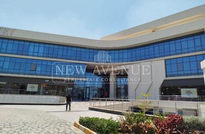 Clinic - Studio - 2 Bathrooms for sale in ELEGANTRY - District 1 - The 5th Settlement - New Cairo City - Cairo