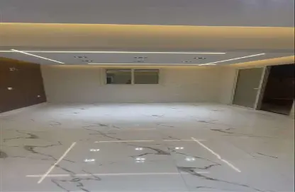 مساحات مكتبية - 3 غرف نوم - 3 حمامات للايجار في ميدان لبنان - المهندسين - الجيزة