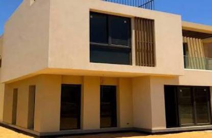 تاون هاوس - 4 - 4 للبيع في سوديك ايست - الحي السادس - هليوبوليس الجديدة - القاهرة