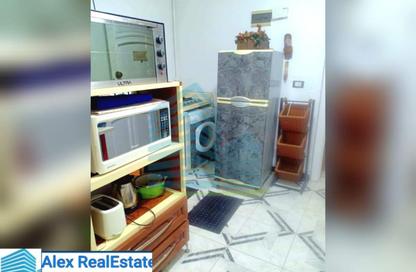 شقة - غرفة نوم - 1 حمام للايجار في شارع رشدي - رشدي - حي شرق - الاسكندرية