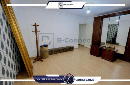 Apartment - 3 Bedrooms - 1 Bathroom for sale in Ismail Al Habrouk St. - Glim - Hay Sharq - Alexandria