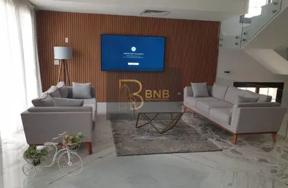 Villa - 5 Bedrooms - 5 Bathrooms for rent in Mountain View Hyde Park - 5th Settlement Compounds - The 5th Settlement - New Cairo City - Cairo