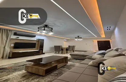 شقة - 3 غرف نوم - 2 حمامات للايجار في B12 - مدينتي - القاهرة