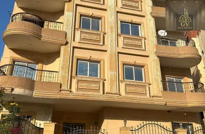 شقة - 3 غرف نوم - 2 حمامات للبيع في طريق الشروق - المجاورة الاولي - الحي الثامن - مدينة الشروق - القاهرة