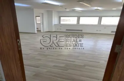Office Space - 3 Bedrooms - 2 Bathrooms for rent in Abou Al Feda St. - Zamalek - Cairo