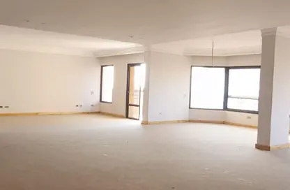 شقة - 6 غرف نوم - 5 حمامات للبيع في شارع الحريه - الماظة - مصر الجديدة - القاهرة