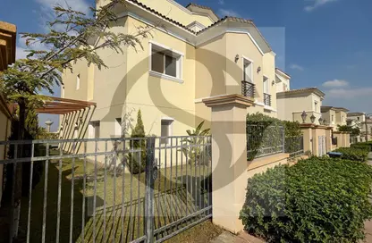 منزل مزدوج - 3 غرف نوم - 5 حمامات للايجار في اب تاون كايرو - المقطم - القاهرة