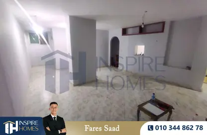 Apartment - 5 Bedrooms - 2 Bathrooms for rent in La Vison St. - Bolkly - Hay Sharq - Alexandria