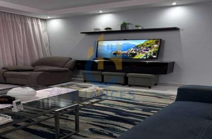 Apartment - 2 Bedrooms - 2 Bathrooms for sale in Cornish El Nile St. - Maadi - Hay El Maadi - Cairo
