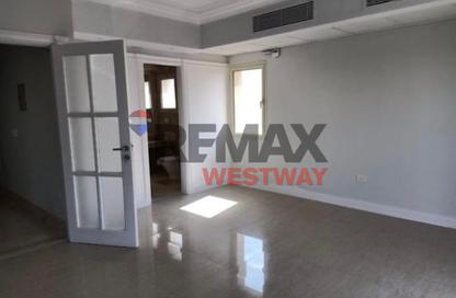 Twin House - 3 Bedrooms - 4 Bathrooms for rent in Greens - 6th District - Sheikh Zayed City - Giza