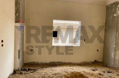 Apartment - 3 Bedrooms - 2 Bathrooms for sale in Mohammed Abd Al Azim St. - El Gezira - Dar El Salam - Cairo