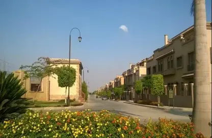 Villa - 5 Bedrooms - 4 Bathrooms for sale in Rayhana Compound - Al Wahat Road - 6 October City - Giza