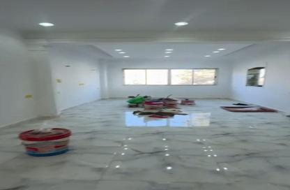 شقة - 2 غرف نوم - 2 حمامات للبيع في شارع إمتداد الفالوجا - العجوزة - الجيزة