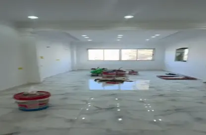 شقة - 2 غرف نوم - 2 حمامات للبيع في شارع إمتداد الفالوجا - العجوزة - الجيزة