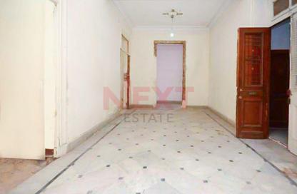 Apartment - 4 Bedrooms - 1 Bathroom for sale in Al Aashi St. - Sporting - Hay Sharq - Alexandria