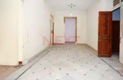 شقة - 4 غرف نوم - 1 حمام للبيع في شارع الاعشي - سبورتنج - حي شرق - الاسكندرية