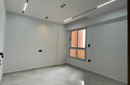 Apartment - 3 Bedrooms - 3 Bathrooms for sale in Fifth Square - The 5th Settlement - New Cairo City - Cairo