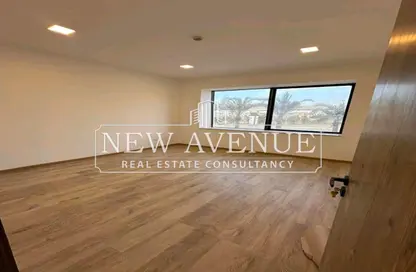 Office Space - 2 Bedrooms - 2 Bathrooms for sale in Lake View Residence - 5th Settlement Compounds - The 5th Settlement - New Cairo City - Cairo