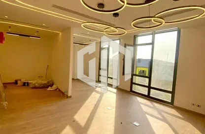 مساحات مكتبية - غرفة نوم - 1 حمام للايجار في ديستريكت 5 - كمبوندات التجمع الخامس - التجمع الخامس - مدينة القاهرة الجديدة - القاهرة