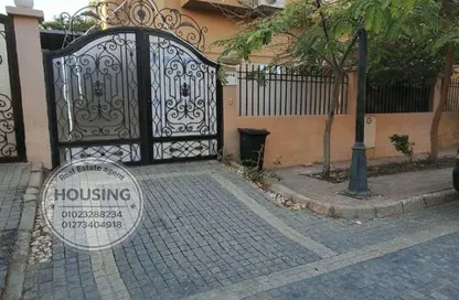 فيلا - 5 غرف نوم - 5 حمامات للايجار في كمبوند ريحانة - طريق الواحات - مدينة 6 أكتوبر - الجيزة