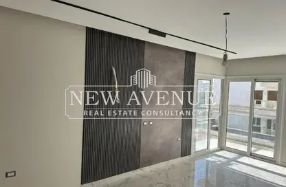 Apartment - 2 Bedrooms - 2 Bathrooms for sale in Mountain View iCity - 5th Settlement Compounds - The 5th Settlement - New Cairo City - Cairo