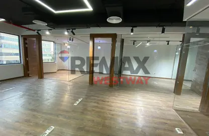 مساحات مكتبية - 4 غرف نوم - 4 حمامات للايجار في ذا بورتال - بيفرلي هيلز - كمبوندات الشيخ زايد - الشيخ زايد - الجيزة